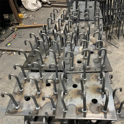 图纸中如何确定安阳预埋件的位置？